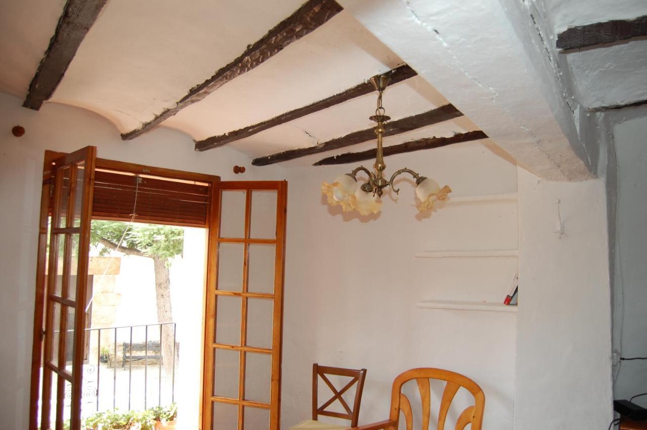 Casa De Amparo Y Jose Manuel Pensionat Pavies Exteriör bild